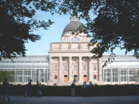 Staatskanzlei Muenchen - © h.klusmann - münchen 2002